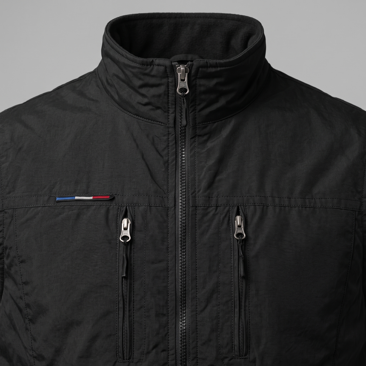 Stand collar and yoke seam detail