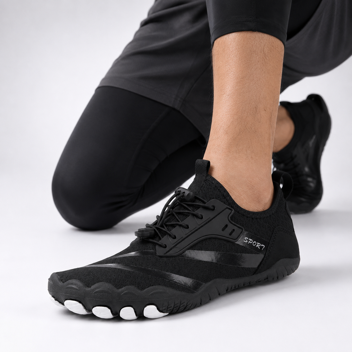 Barefoot gym shoes in Black
